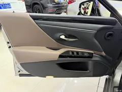 2022 Lexus ES 300h Premium — фото 10