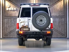 2019 Toyota Land Cruiser (imported) 4.0L MT — фото 3