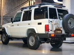 2019 Toyota Land Cruiser (imported) 4.0L MT — фото 4