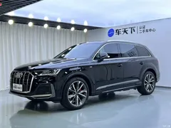 2022 Audi Q7 55 TFSI quattro S line sporty, чёрный — фото 1