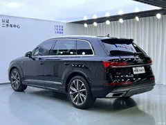 2022 Audi Q7 55 TFSI quattro S line sporty, чёрный — фото 4