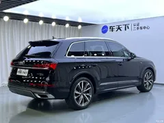 2022 Audi Q7 55 TFSI quattro S line sporty, чёрный — фото 5