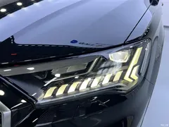 2022 Audi Q7 55 TFSI quattro S line sporty, чёрный — фото 25