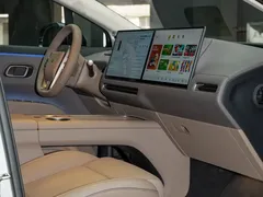 2025 Li Auto i8 Standard — фото 8