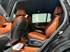 2020 BMW X7 xDrive40i Exclusive Luxury Package, чёрный — фото 9