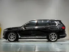 2020 BMW X7 xDrive40i Exclusive Luxury Package, чёрный — фото 20