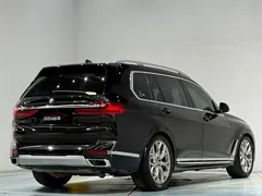2020 BMW X7 xDrive40i Exclusive Luxury Package, чёрный — фото 23