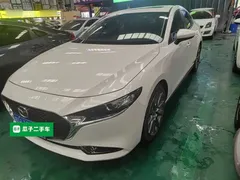 2021 Mazda 3 2.0L AT, белый — фото 2