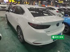 2021 Mazda 3 2.0L AT, белый — фото 5