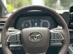2023 Toyota Granvia 2.5L Hybrid flagship VIP — фото 14