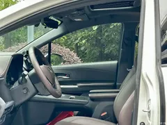2023 Toyota Granvia 2.5L Hybrid flagship VIP — фото 24
