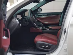 2022 BMW 5 Series 525Li M, белый — фото 4