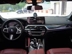 2022 BMW 5 Series 525Li M, белый — фото 5
