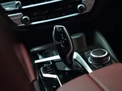 2022 BMW 5 Series 525Li M, белый — фото 8