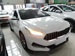 2021 Kia Cerato 1.5L CVT Fashion, белый — фото 4