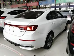 2021 Kia Cerato 1.5L CVT Fashion, белый — фото 7