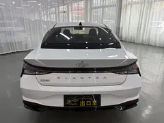 2022 Hyundai Elantra 1.5L CVT LUX Premium, белый — фото 5
