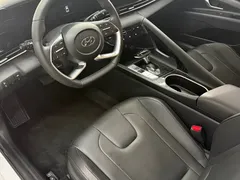 2022 Hyundai Elantra 1.5L CVT LUX Premium, белый — фото 13