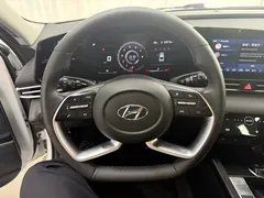 2022 Hyundai Elantra 1.5L CVT LUX Premium, белый — фото 14