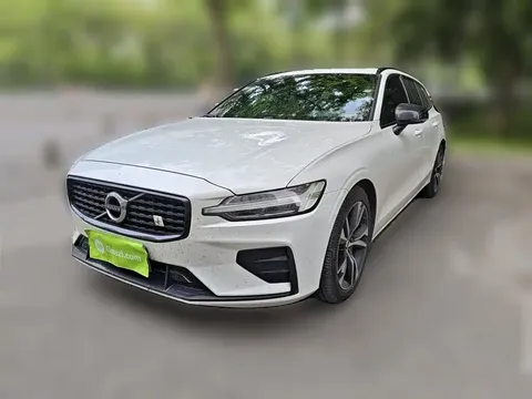 2022 Volvo V60 B5 Sport