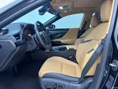 2021 Lexus ES 300h Excellence, чёрный — фото 4