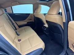 2021 Lexus ES 300h Excellence, чёрный — фото 20
