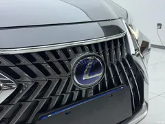 2021 Lexus ES 300h Excellence, чёрный — фото 31