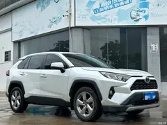 2021 Toyota RAV4 2.0L CVT 2WD Fashion — фото 3