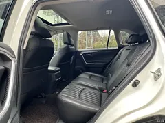2021 Toyota RAV4 2.0L CVT 2WD Fashion — фото 6