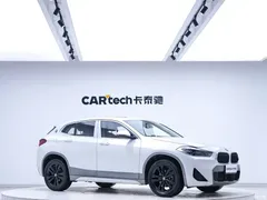 2021 BMW X2 sDrive20i M Off-Road Package, белый — фото 8