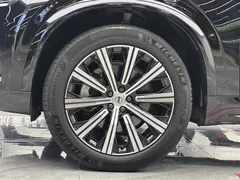 2022 Volvo XC90 B6 Zhiyi Luxury 7-seater, чёрный — фото 4