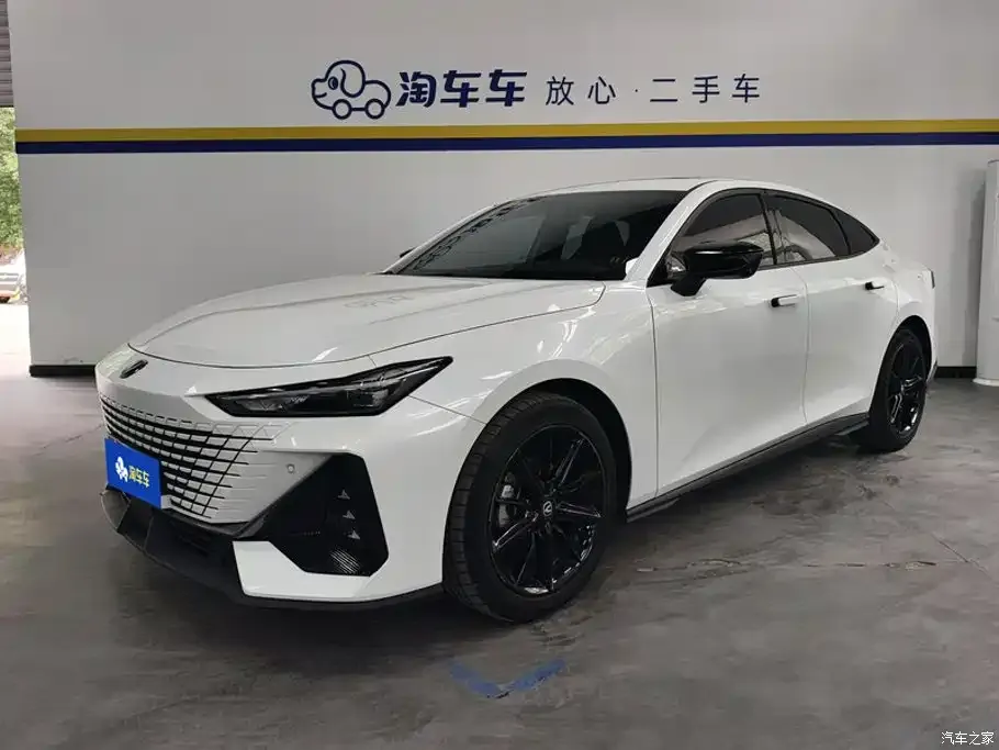 2023 Changan UNI-V 1.5T exclusive model