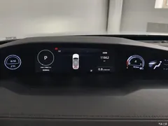 2023 Changan UNI-V 1.5T exclusive model, белый — фото 14