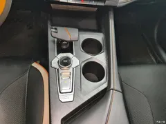 2023 Changan UNI-V 1.5T exclusive model, белый — фото 16