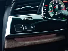 2021 Audi Q7 55 TFSI quattro S line sporty, чёрный — фото 20