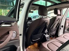 2021 BMW X2 sDrive25i M, белый — фото 12
