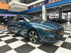 2022 Hyundai Elantra 1.5L CVT LUX Premium, зелёный — фото 3