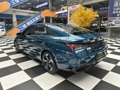 2022 Hyundai Elantra 1.5L CVT LUX Premium, зелёный — фото 15