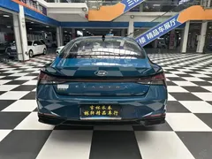 2022 Hyundai Elantra 1.5L CVT LUX Premium, зелёный — фото 16