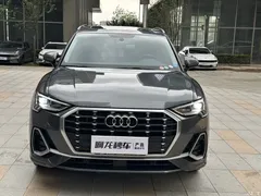 2021 Audi Q3 35 TFSI fashionable and dynamic — фото 3