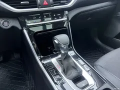 2021 Kia K3 1.5L CVT Fashion, белый — фото 2