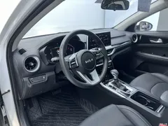 2021 Kia K3 1.5L CVT Fashion, белый — фото 11
