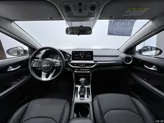 2021 Kia K3 1.5L CVT Fashion, белый — фото 12