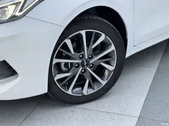 2021 Kia K3 1.5L CVT Fashion, белый — фото 20
