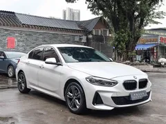 2022 BMW 1 Series 1 120i M Sport, белый — фото 3