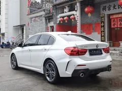 2022 BMW 1 Series 1 120i M Sport, белый — фото 9