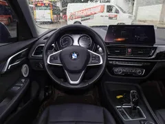 2022 BMW 1 Series 1 120i M Sport, белый — фото 11