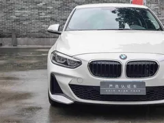 2022 BMW 1 Series 1 120i M Sport, белый — фото 20
