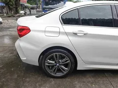 2022 BMW 1 Series 1 120i M Sport, белый — фото 26