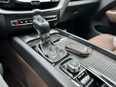 2020 Volvo XC60 T5 4WD Zhiyi Luxury, белый — фото 11